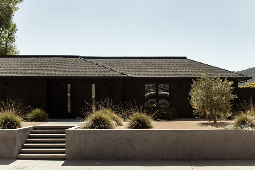 Four Point Design Build - MODERN CALIFORNIA FARMHOUSE REIMAGINED