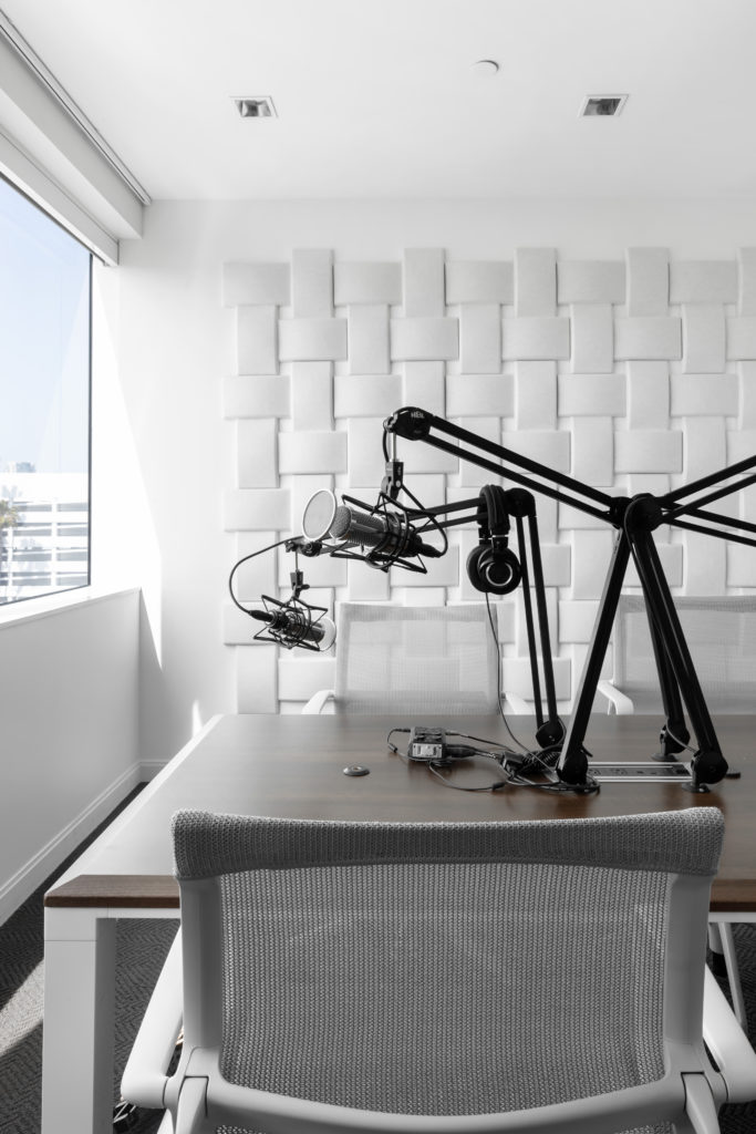 Four Point Design Build - LUXURY MEDIA STUDIOS AND EXECUTIVE OFFICES