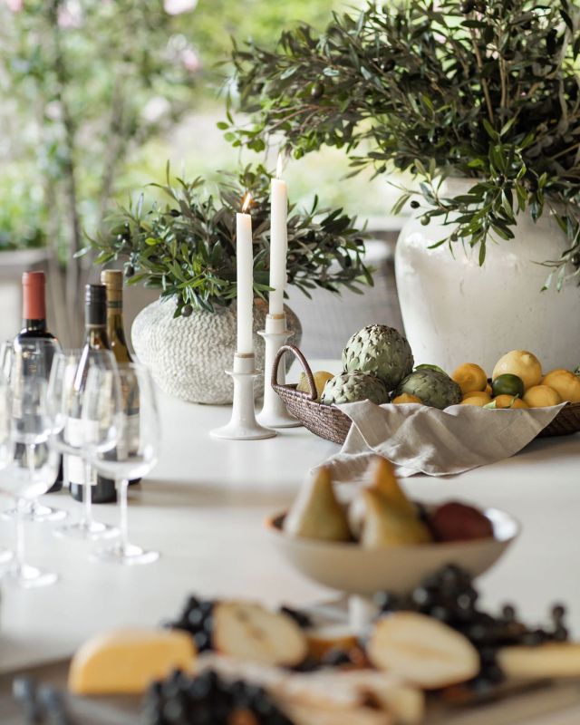 Happy Monday, lovelies! Hoping everyone had a beautiful Thanksgiving holiday!!! I pray your weekend feelings of gratitude and joy lingers throughout the week and holiday season! 

Interior + Architectural Design-Build: @4ptdesignbuild
Image: Provenance Signature Collection by Laura Muller for Seasonal Living

#cleanfreshmodern #interiorsforrealliving #losangeles #gratitude #fallfeels